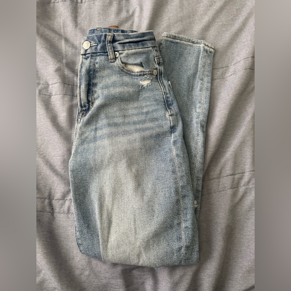 American Eagle Outfitters Light Blue Straight Leg Jeans Ripped size 000 short